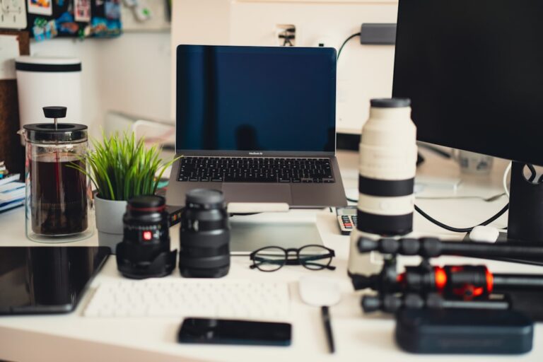 How to Choose the Right Tech Gear for Your Home Office Setup